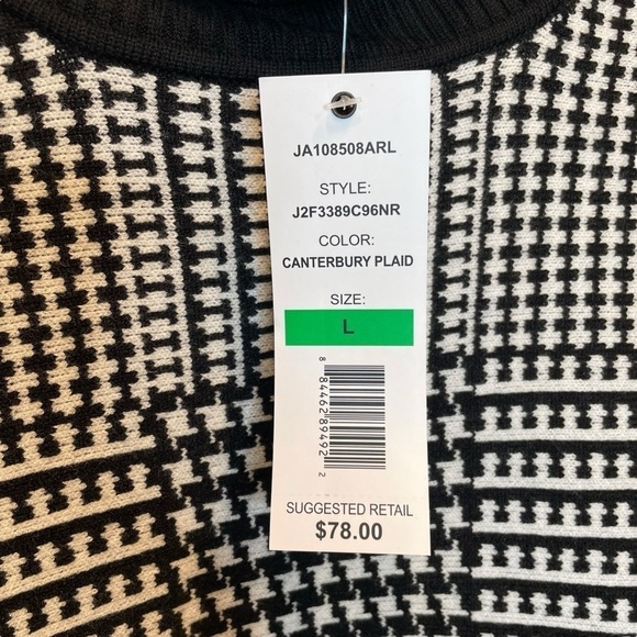 Women's Black and White Sweater - Picture 4 of 7